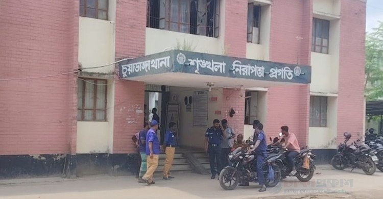 প্রণোদনার নামে ১৬ হাজার টাকা আত্মসাৎ, চুয়াডাঙ্গায় আটক ৩ নারী
